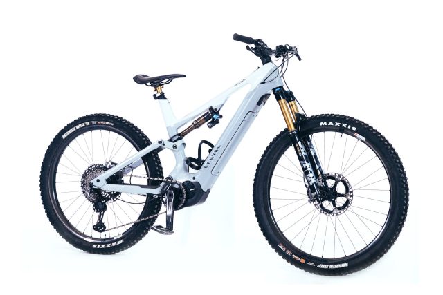 Täysjousitettu sähkömaastopyörä, Canyon Spectral CF 9.0 Bike 2020 (L-koko) / harmaa